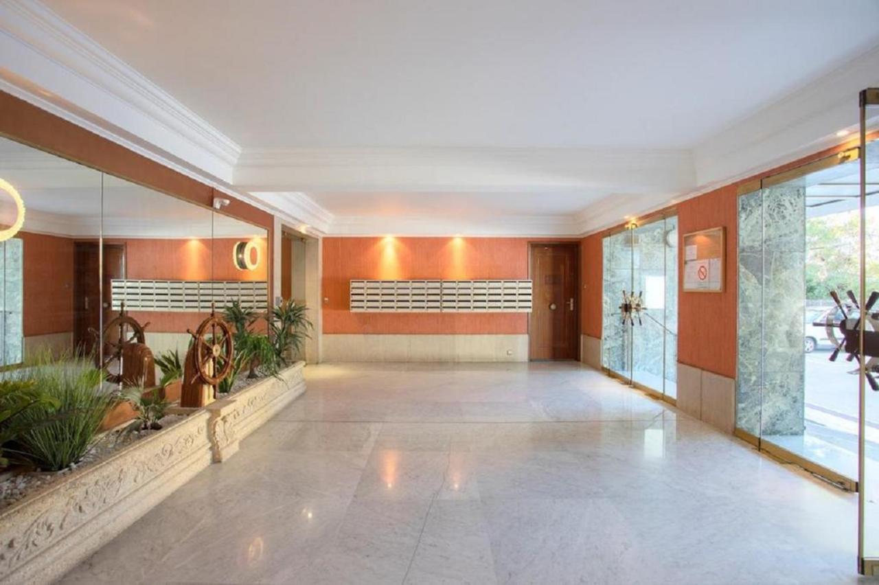 Grand Studio Neuf Face Port Et Plage, Parking Prive Golfe-Juan Bagian luar foto