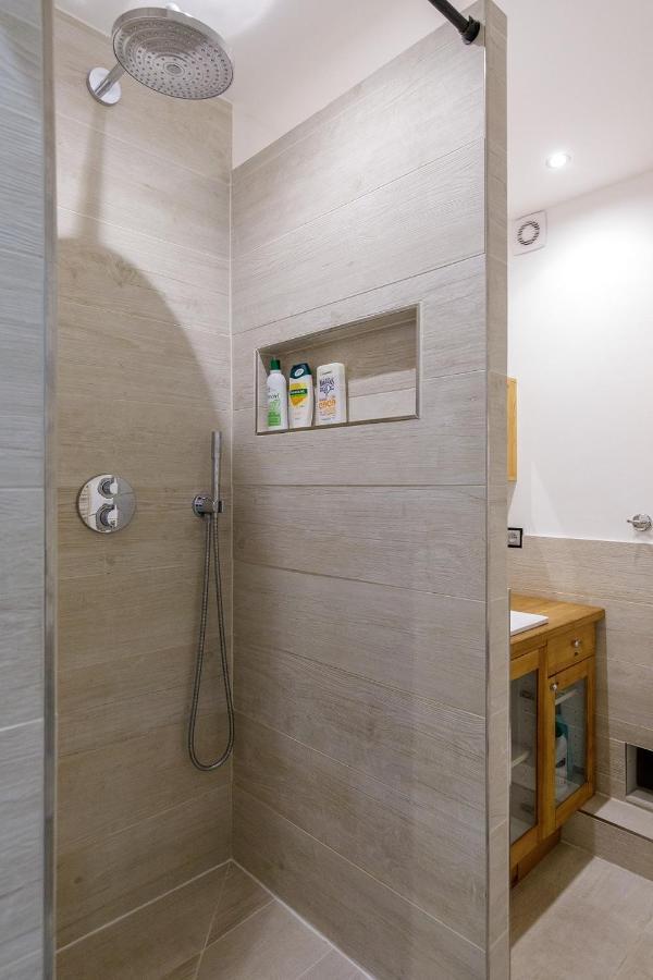 Grand Studio Neuf Face Port Et Plage, Parking Prive Golfe-Juan Bagian luar foto